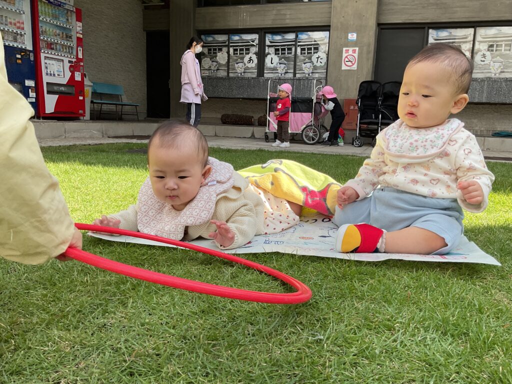 大阪 保育園 くじら保育園 氷鬼をする子どもたち 202510-3