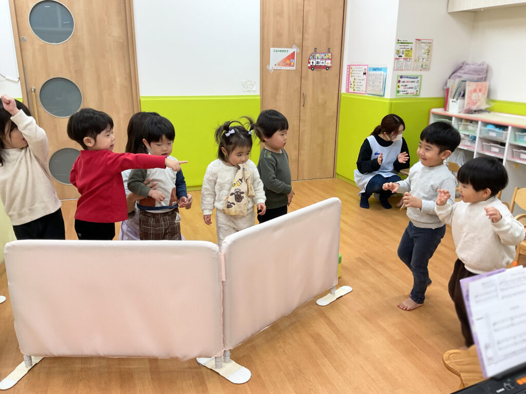 保育園の生活発表会に向けて猛練習　大阪　保育園 　くじら保育園　202601-5