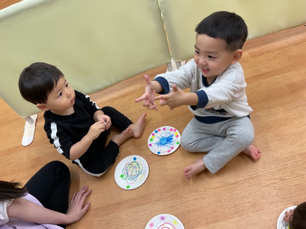 保育園でこま回し 大阪 保育園 くじら保育園 202601-2