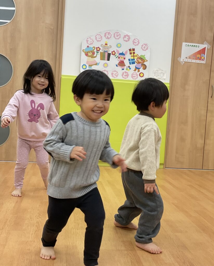 保育園のリズム遊び　大阪　保育園　くじら保育園　202601-4