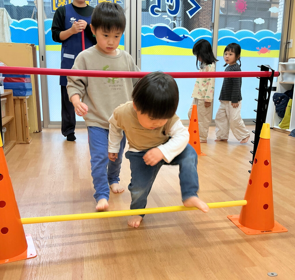 保育園こいのぼり製作　大阪　くじら保育園　202605-4