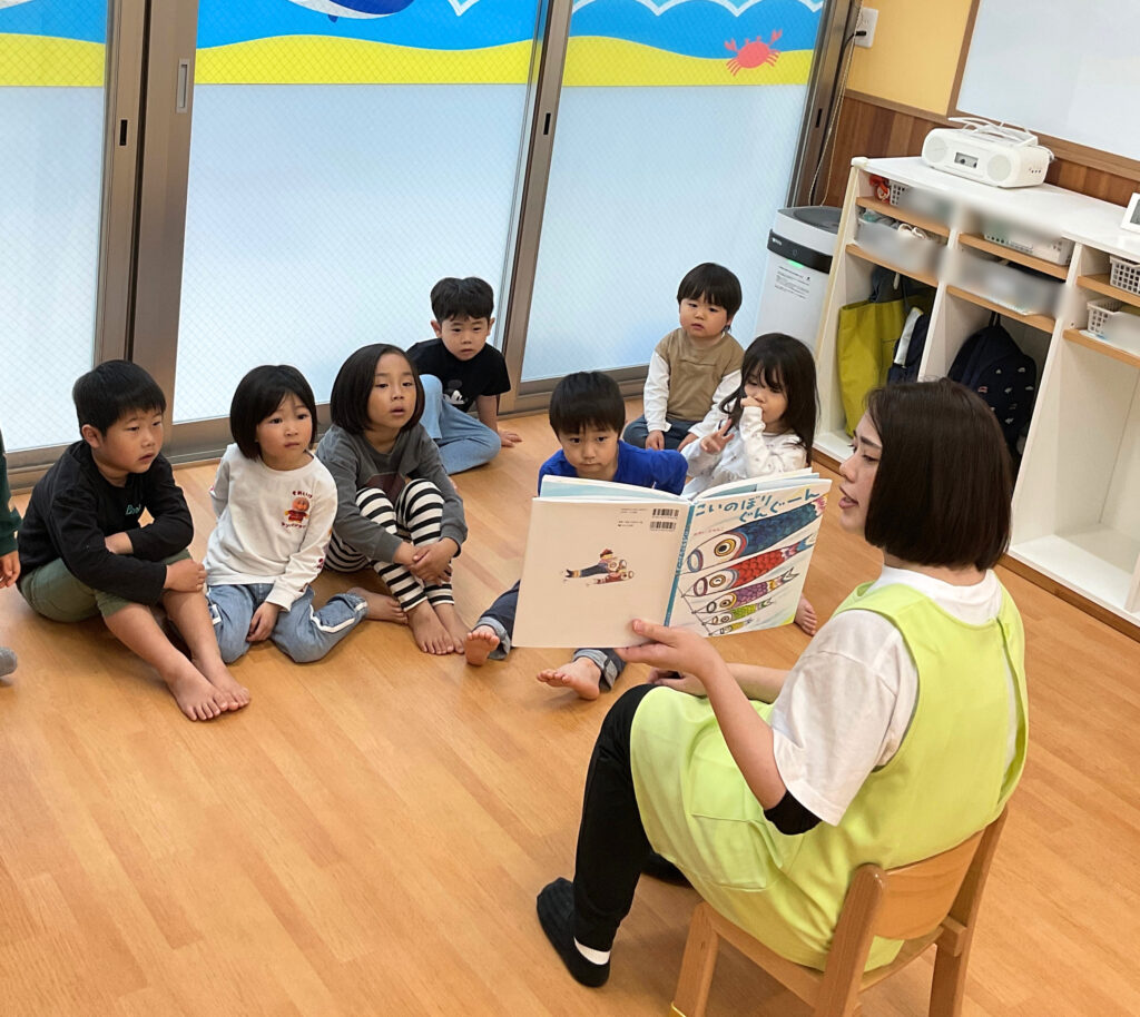 保育園のこどもの日　手作りこいのぼりと特別給食　大阪　くじら保育園　202605-4