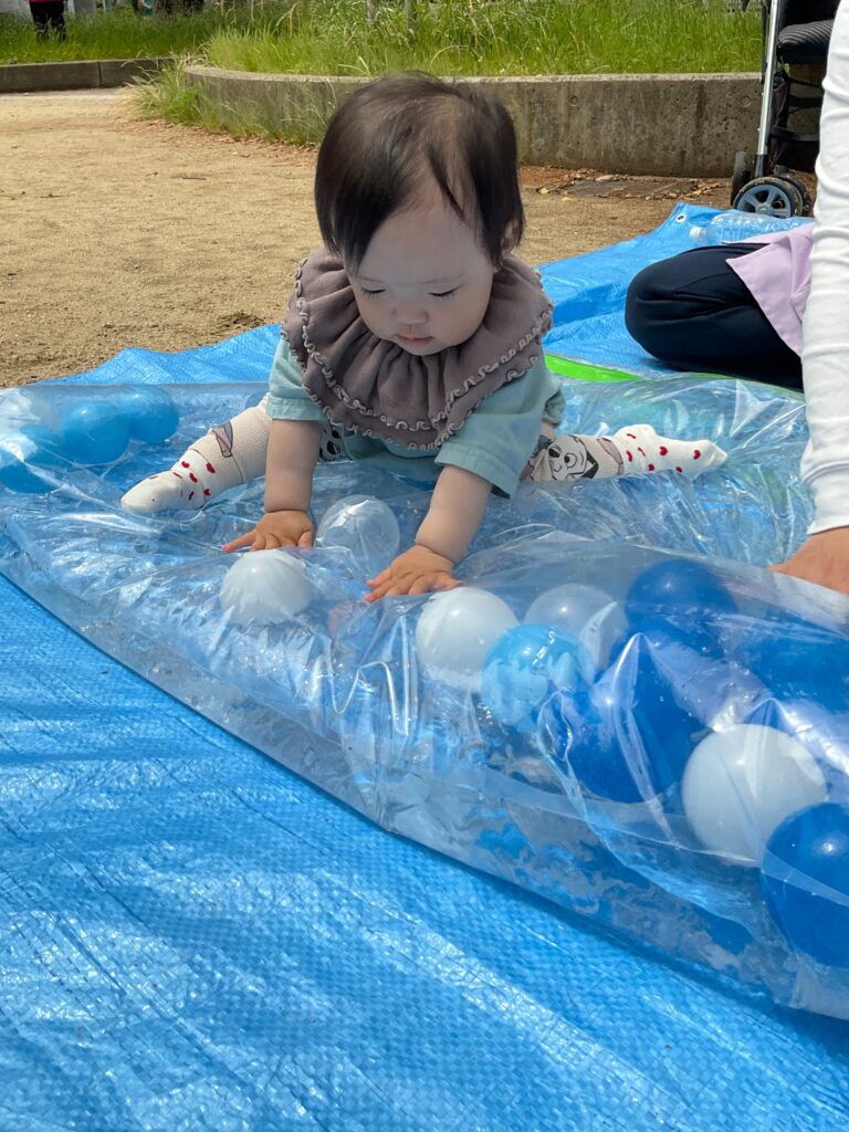 保育園遠足でバラ園と公園へ　大阪　保育園　くじら保育園　202606-4