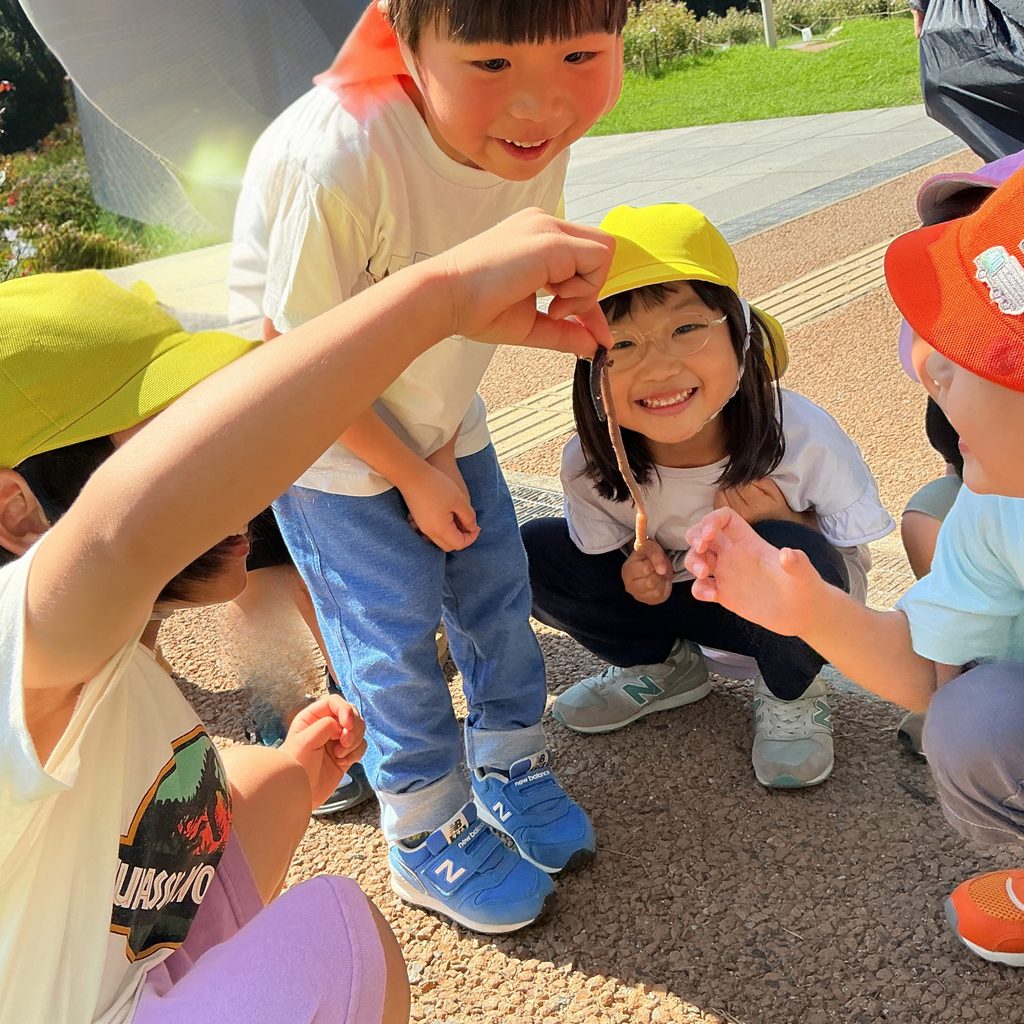 保育園秋のお散歩　大阪　くじら保育園　202610-3